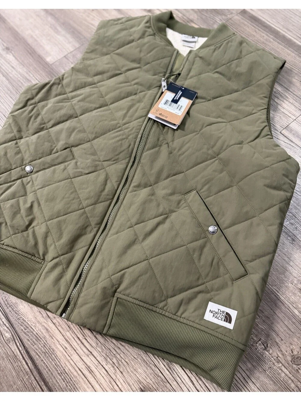 The North Face Cuchillo Insulated Vest in Military Olive Sz L NWT
